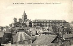 Abadia vieja de Caen de la POSTAL de la VENDIMIA con la D vista senoras junto
