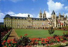 POSTAL MODERNA Caen L abadia con los hombres reclino por Guillermo a conquistador