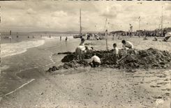 MODERN CARD Franceville the Beach