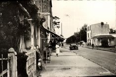 MODERN CARD Franceville L Avenue of Shares