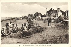 VINTAGE POSTCARD Hermanville Plays D children on the Beach