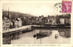 CPA Honfleur Le Quai Ste Catherine et Musee Normand