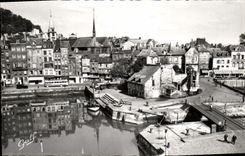 CPM Honfleur Quai St Catherine et Lieutenance
