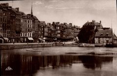 CPM Honfleur Quai Ste Catherine et la Lieutenance