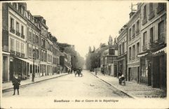 CPA Honfleur Rue et Cours de la Republique
