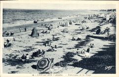 VINTAGE POSTCARD Lion sur Mer Panorama Of the Beach