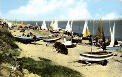 MODERN CARD Lion sur Mer Preparation For the Regattas Boats