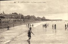 VINTAGE POSTCARD Lion sur Mer the beach has low tide