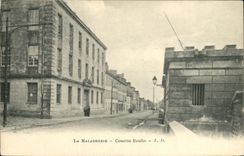 La POSTAL Caen de la VENDIMIA acuartela el molino de Militaria