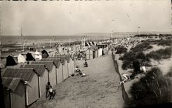 MODERN CARD K Merville Franceville Beach Seen D Together and the Beach Cabins and Plays