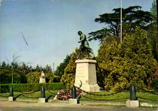 MODERN CARD Molay Littry the War memorial