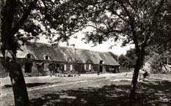 MODERN CARD Closes Montamy Court by Mesnil Auzouf Propriete D Audeteau