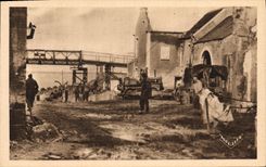 VINTAGE POSTCARD Arromanches les Bains the Port of the Release the Street of the Baths the Port D Arromanches Militaria