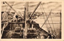 La POSTAL Arromanches de la VENDIMIA les Bains el puerto del lanzamiento visto en Komet falla el barco Militaria