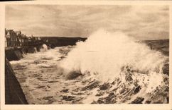 POSTAL Arromanches de la VENDIMIA les Bains el puerto del efecto del lanzamiento del mar por tormenta