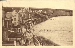 POSTAL Arromanches L hora de la VENDIMIA del bano