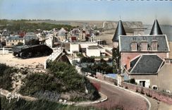 POSTAL MODERNA D vista Arromanches junto el tanque y el museo