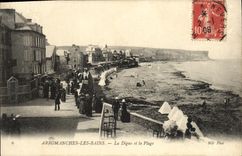 CPA Arromanches Les Bains La Digue et la Plage