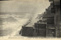 CPA Arromanches Les Bains La Grande Cale Un Jour de tempete et de grande maree