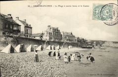 La POSTAL Arromanches de la VENDIMIA la playa tiene marea baja y el casino