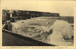 CPA Arromanches Les Bains Effet de Ressac Dans la Baie Un Jour de tempete