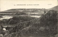 La POSTAL Arromanches de la VENDIMIA las rocas tiene marea baja