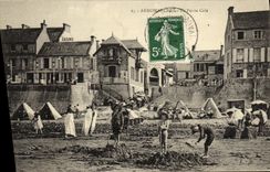 CPA Arromanches La Petite Cale Enfants