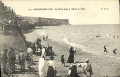 CPA Arromanches La Petite Cale a L Heure du Bain