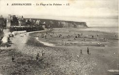 CPA Arromanches La Plage et les Falaises