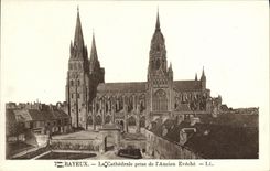 CPA Bayeux La Cathedrale Prise de L Ancien Eveche