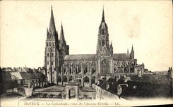 CPA Bayeux La Cathedrale Prise de L Ancien Eveche