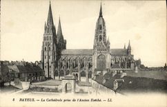 CPA Bayeux La Cathedrale Prise de L Ancien Eveche