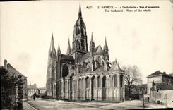 CPA Bayeux La Cathedrale Vue d ensemble