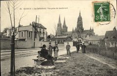 CPA Bayeux La Cathedrale Vue Prise du Boulevard