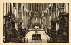 Interior de Bayeux de la POSTAL de la VENDIMIA del estribillo de la catedral