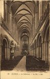 CPA Bayeux La Cathedrale La nef