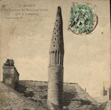 La linterna de Bayeux de la POSTAL de la VENDIMIA de muertos cierra la catedral