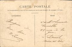 La linterna de Bayeux de la POSTAL de la VENDIMIA de muertos cierra la catedral