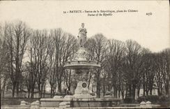 La POSTAL Bayeux de la VENDIMIA estatua de la república coloca el castillo