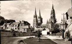 POSTAL MODERNA bulevar Sarnot de Bayeux y la catedral