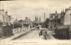 CPA Bayeux La Route de Port En Bessin