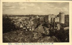 CPA Falaise Le Chateau de Guillaume le Conquerant vu du Mont Mirat et la ville