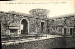 CPA Chateau de Falaise Le Grand Donjon vue interieure et la Tour Talbot