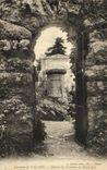 CPA Environs de Falaise Entree du Tombeau de Marie Joly