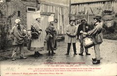 CPA Les Gars de Falaise et leurs Lanternes Folklore Costume