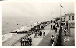 CPM Luc Sur Mer La Digue et la Plage