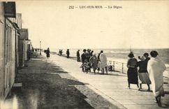 CPA Luc Sur Mer Sur la Digue 