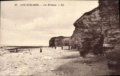 CPA Luc Sur Mer Les Falaises