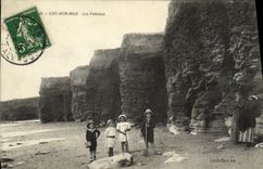 CPA Luc Sur Mer les Falaises Enfants