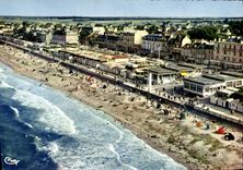 CPM Luc Sur Mer Vue Generale Aerienne Centre de la Plage